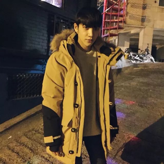 屠娅轮栋